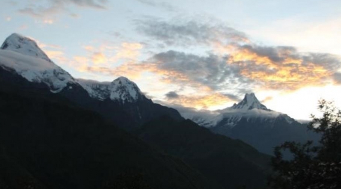 Photo des sommets des montagnes pour le témoignage de Johanna sur le projet écovolontariat au Népal